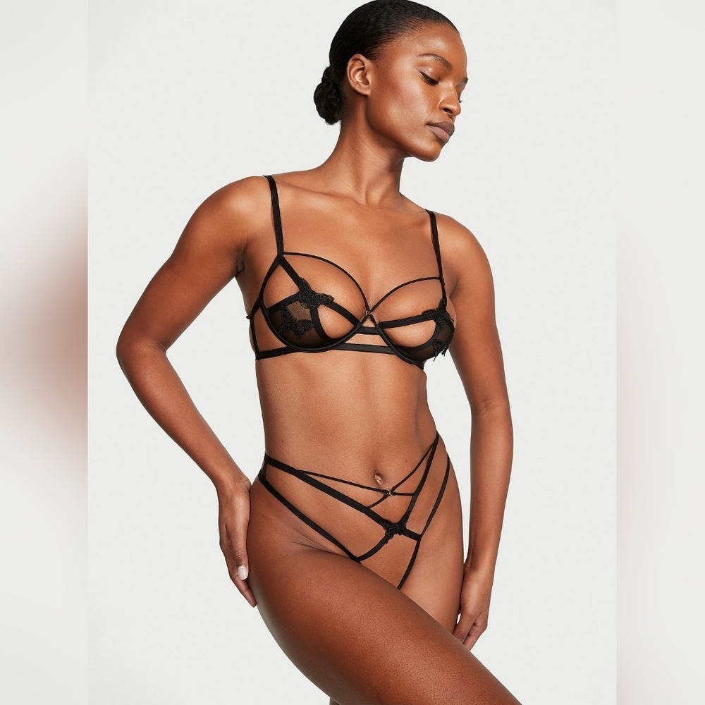 Victoria's secret VERY SEXY Butterfly Embroidery strappy Crotchless Panty L‎ NWT